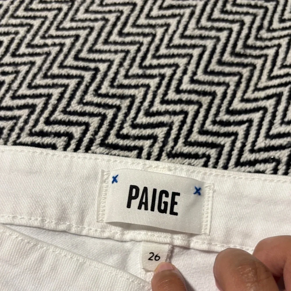 PAIGE High Rise Laurel Canyon White Jean Shorts - Sz 26